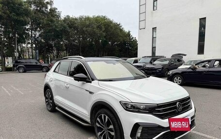 Volkswagen T-Roc I, 2022 год, 1 850 000 рублей, 3 фотография