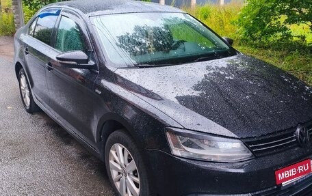 Volkswagen Jetta VI, 2013 год, 890 000 рублей, 2 фотография