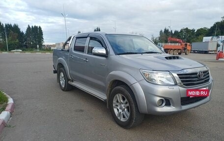 Toyota Hilux VII, 2015 год, 1 800 000 рублей, 2 фотография