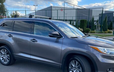 Toyota Highlander III, 2015 год, 2 650 000 рублей, 2 фотография
