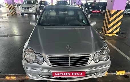 Mercedes-Benz C-Класс, 2004 год, 450 000 рублей, 2 фотография