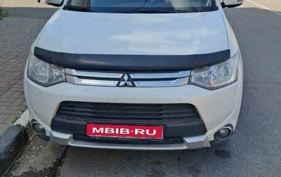 Mitsubishi Outlander III рестайлинг 3, 2014 год, 1 100 000 рублей, 1 фотография