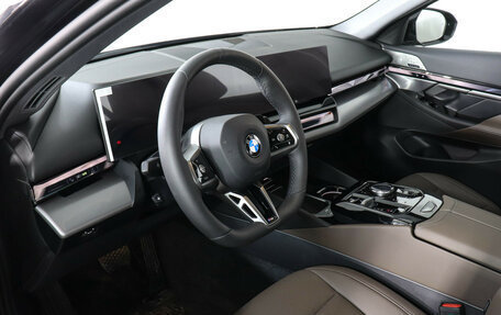 BMW 5 серия, 2025 год, 8 550 000 рублей, 11 фотография