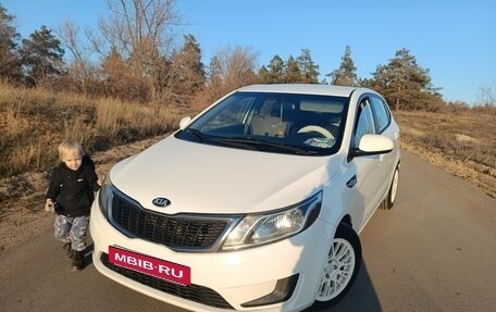 KIA Rio III рестайлинг, 2014 год, 900 000 рублей, 12 фотография