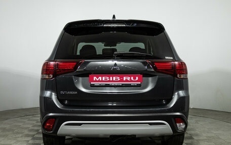 Mitsubishi Outlander III рестайлинг 3, 2021 год, 2 379 777 рублей, 6 фотография