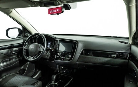 Mitsubishi Outlander III рестайлинг 3, 2021 год, 2 379 777 рублей, 9 фотография