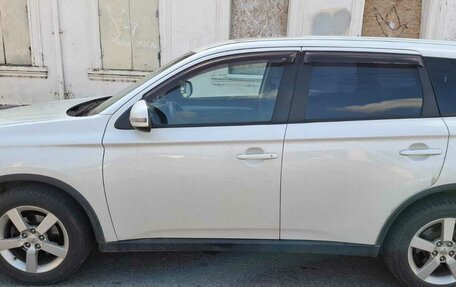 Mitsubishi Outlander III рестайлинг 3, 2014 год, 1 100 000 рублей, 3 фотография
