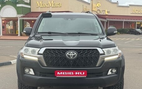 Toyota Land Cruiser 200, 2015 год, 4 290 000 рублей, 2 фотография
