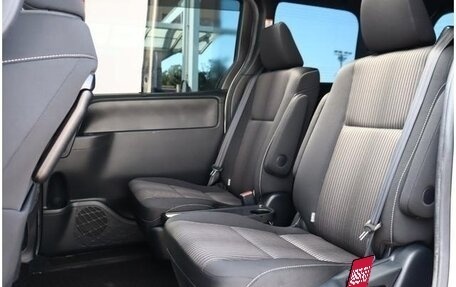 Toyota Noah III, 2020 год, 2 850 000 рублей, 37 фотография