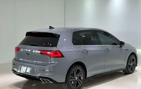 Volkswagen Golf VIII, 2023 год, 2 070 000 рублей, 2 фотография