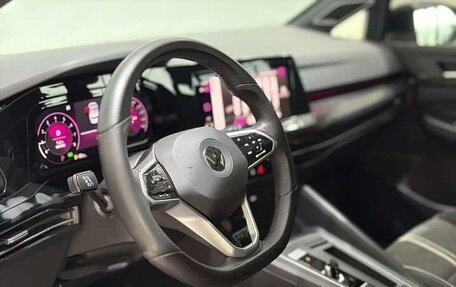 Volkswagen Golf VIII, 2023 год, 2 070 000 рублей, 8 фотография
