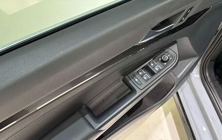 Volkswagen Golf VIII, 2023 год, 2 070 000 рублей, 17 фотография