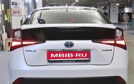Toyota Prius IV XW50, 2021 год, 2 369 000 рублей, 5 фотография