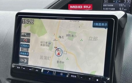 Toyota Noah III, 2019 год, 2 990 000 рублей, 12 фотография