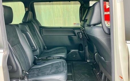 Toyota Noah III, 2019 год, 2 990 000 рублей, 33 фотография
