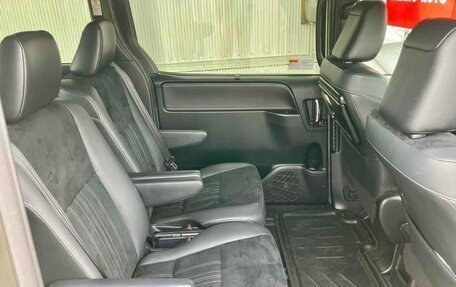 Toyota Noah III, 2019 год, 2 990 000 рублей, 36 фотография
