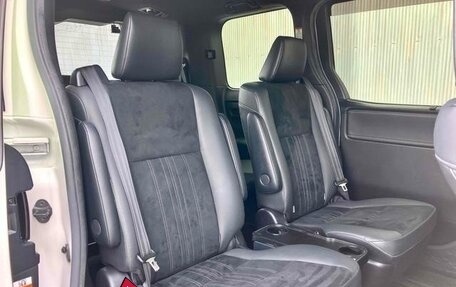 Toyota Noah III, 2019 год, 2 990 000 рублей, 32 фотография