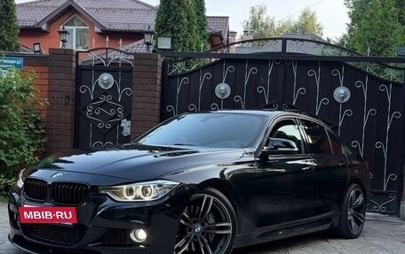 BMW 3 серия, 2011 год, 2 500 000 рублей, 24 фотография