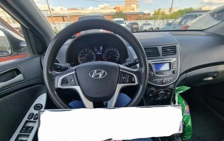 Hyundai Solaris II рестайлинг, 2014 год, 800 000 рублей, 7 фотография