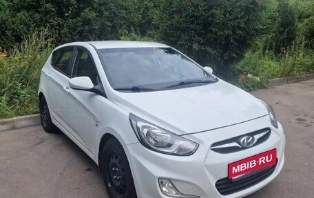 Hyundai Solaris II рестайлинг, 2014 год, 800 000 рублей, 3 фотография
