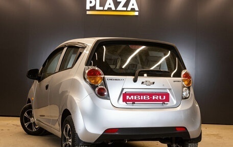 Chevrolet Spark III, 2011 год, 430 000 рублей, 3 фотография