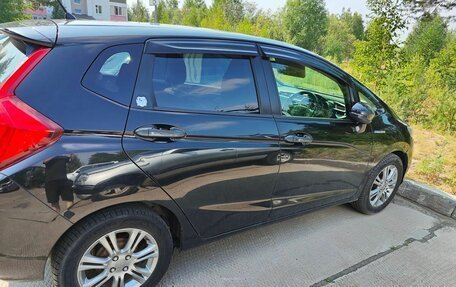 Honda Fit III, 2018 год, 900 000 рублей, 6 фотография