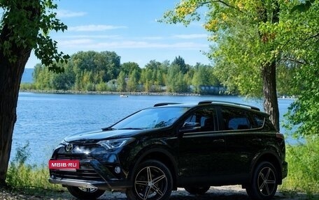 Toyota RAV4, 2015 год, 2 350 000 рублей, 3 фотография