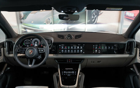 Porsche Cayenne III, 2024 год, 19 890 000 рублей, 13 фотография