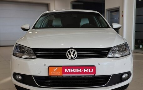 Volkswagen Jetta VI, 2013 год, 1 000 000 рублей, 2 фотография