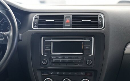 Volkswagen Jetta VI, 2013 год, 1 000 000 рублей, 18 фотография