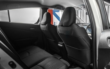 Toyota Prius IV XW50, 2016 год, 1 699 000 рублей, 11 фотография