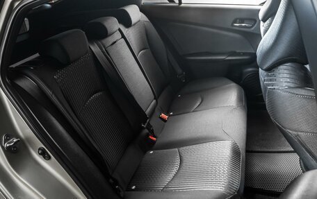 Toyota Prius IV XW50, 2016 год, 1 699 000 рублей, 9 фотография