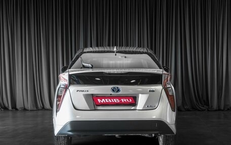 Toyota Prius IV XW50, 2016 год, 1 699 000 рублей, 4 фотография