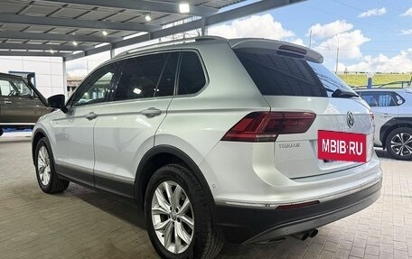 Volkswagen Tiguan II, 2017 год, 2 200 000 рублей, 3 фотография