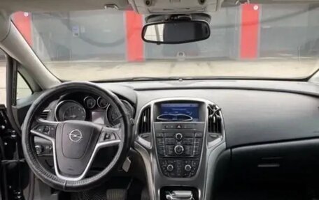Opel Astra J, 2011 год, 679 000 рублей, 3 фотография