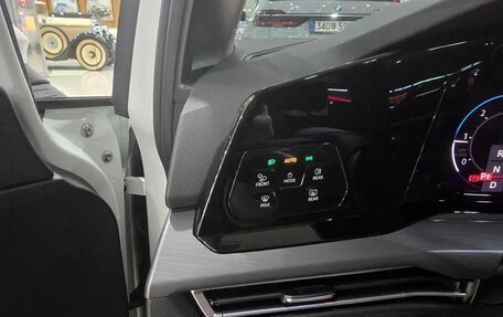 Volkswagen Golf VIII, 2023 год, 2 575 000 рублей, 7 фотография