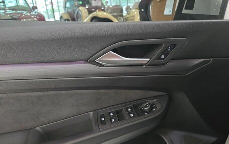 Volkswagen Golf VIII, 2023 год, 2 575 000 рублей, 13 фотография