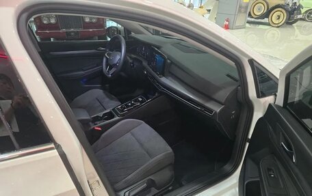 Volkswagen Golf VIII, 2023 год, 2 575 000 рублей, 14 фотография