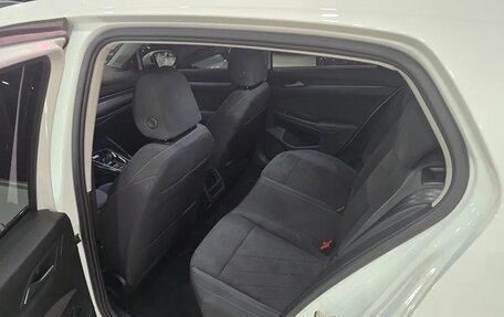 Volkswagen Golf VIII, 2023 год, 2 575 000 рублей, 15 фотография
