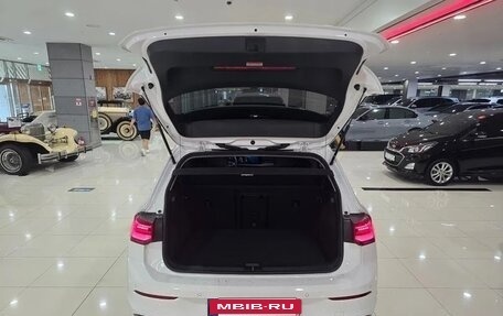 Volkswagen Golf VIII, 2023 год, 2 575 000 рублей, 19 фотография