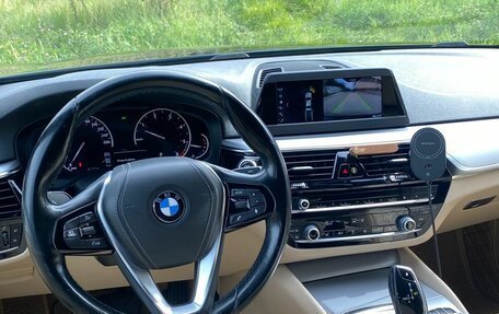 BMW 5 серия, 2018 год, 2 950 000 рублей, 14 фотография