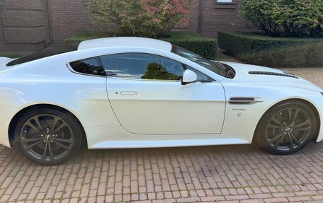 Aston Martin V12 Vantage, 2011 год, 12 000 000 рублей, 6 фотография