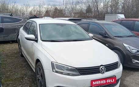Volkswagen Jetta VI, 2013 год, 530 000 рублей, 2 фотография