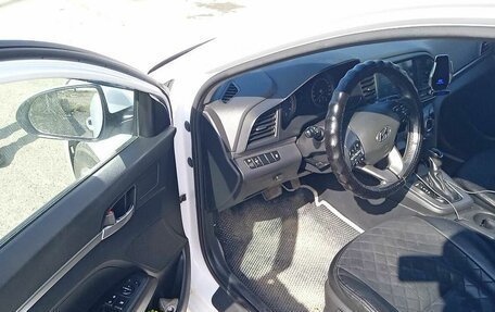 Hyundai Elantra VI рестайлинг, 2019 год, 1 170 000 рублей, 9 фотография