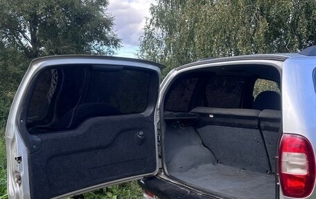 Chevrolet Niva I рестайлинг, 2004 год, 260 000 рублей, 10 фотография