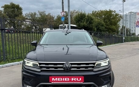 Volkswagen Tiguan II, 2017 год, 2 700 000 рублей, 2 фотография