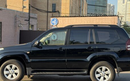 Toyota Land Cruiser Prado 120 рестайлинг, 2004 год, 1 550 000 рублей, 4 фотография