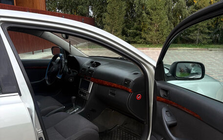 Toyota Avensis III рестайлинг, 2004 год, 14 фотография
