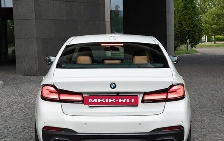 BMW 5 серия, 2021 год, 5 250 000 рублей, 3 фотография