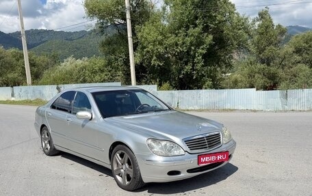 Mercedes-Benz S-Класс, 2001 год, 560 000 рублей, 1 фотография
